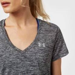 Under Armour Twist Tech V-Neck T-Shirt -Sportswear Sale Store go 201788 d